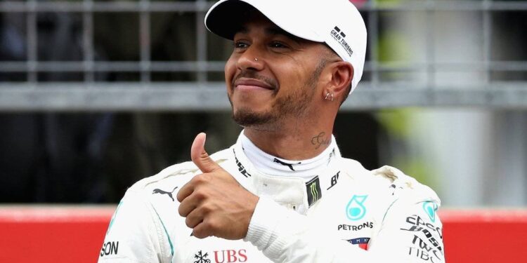 هاميلتون: عشت لحظة ساحرة بعد الفوز رقم 100