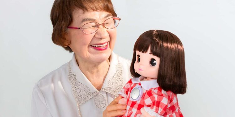 آيمي تشان… دمية ناطقة لكنها ليست للأطفال!