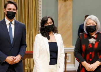 تعيين الهندية الكندية أنيتا أناند وزيرة للدفاع الكندية