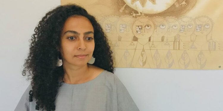 “سحالي فؤاد حداد” تُلهم رسوم الفنانة سحر عبدالله في كندا