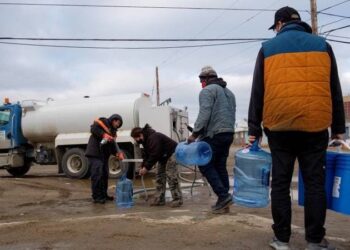 مدينة كندية تكتشف مستويات عالية من الوقود في إمدادات المياه