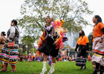 رقصات فلكولورية وأزياء أسطورية.. احتفالات كندا باليوم الوطنى للسكان الأصليين