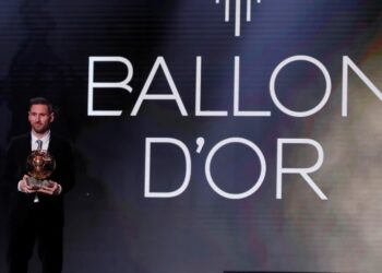 فرانس فوتبول تعلن قائمة المرشحين للكرة الذهبية في 2021
