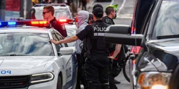 كندا.. إصابة 4 أشخاص في هجوم بسلاح أبيض