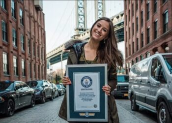 ليكسي ألفورد تحطم أرقام “غينيس” وتصبح أصغر رحالة في العالم بعد زيارتها 196 دولة