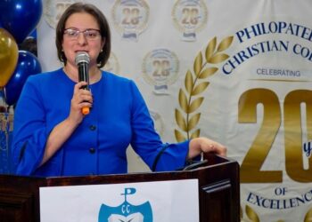 فيبي وصفي بعد اختيارها ضمن 100 امرأة ملهمة بكندا: “سأدعم حياة كريمة”