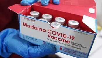 كندا تعلن توقيف أكثر من 3 ألاف عامل بسبب رفضهم التطعيم ضد كورونا