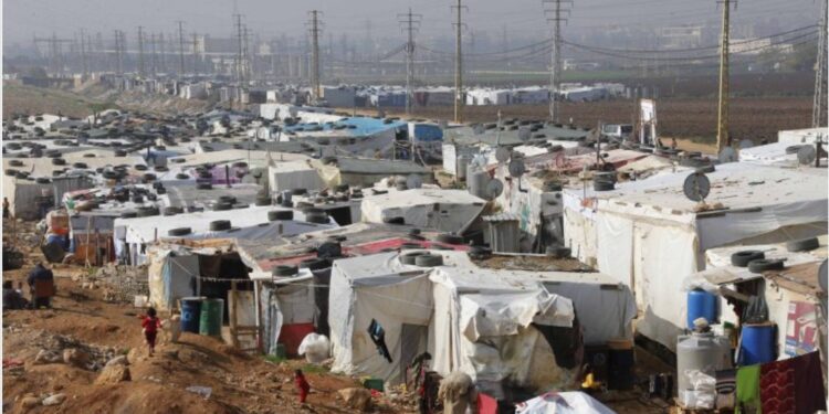 بلدية لبنانية تمنع السوريين من استقبال ضيوفهم