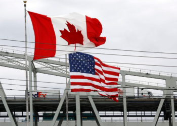 الولايات المتحدة تستأنف فتح حدودها مع كندا للملقحين ضد كورونا