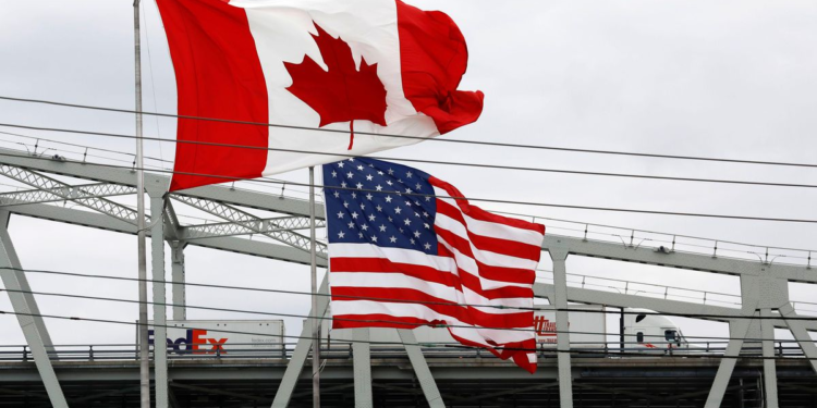 الولايات المتحدة تستأنف فتح حدودها مع كندا للملقحين ضد كورونا