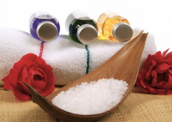 هذه هي فوائد الإستحمام بالملح الخشن