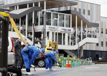 وفاة شينزو آبي رئيس وزراء اليابان السابق بعد تعرضه لإطلاق نار