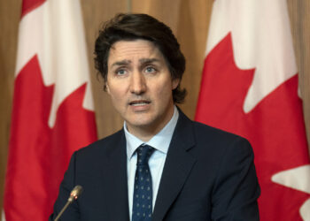 ترودو يدافع عن إعادة التوربينات الروسية