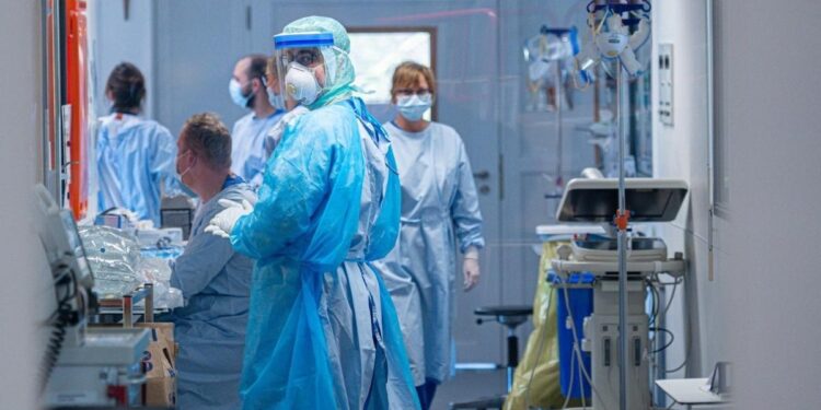 ارتفاع في اعداد مرضى كورونا في مستشفيات أونتاريو