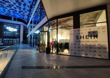 فتح متجر شي إن للأزياء مؤقتا بتورونتو