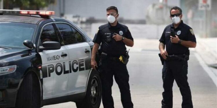 اطلاق للنار وطعن و إصابة شخصين في مركز تجاري بتورونتو