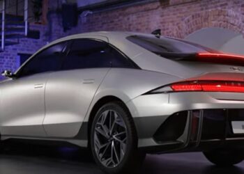 “هيونداي” تكشف عن سيارتها الكهربائية المتطورة