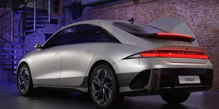 “هيونداي” تكشف عن سيارتها الكهربائية المتطورة