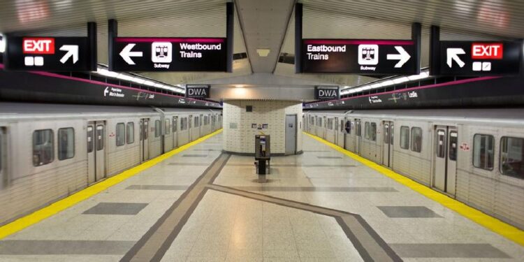 الشرطة تغلق محطة الاتحاد في تورونتو بعد إطلاق للنار