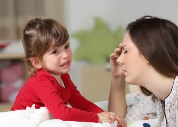 طفلك لا يستمع إليك ؟ ما السبب ؟