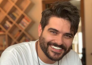 حبيبة ناصيف زيتون فنانة مشهورة وثروته حديث الناس