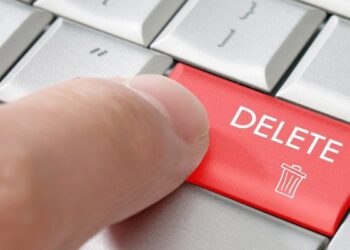 لا تريد أحد يبحث عنك اطلب من غوغل مسحك من الأنترنت الأن