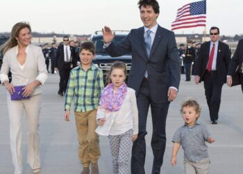 ترودو وعائلته يقضون إجازتهم فى كوستاريكا