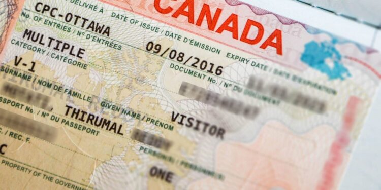 احصل على تأشيرة الزيارة الكندية لأفراد الأسرة والأخوة