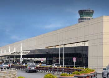 لبنان يعلن عن رسم خروج من المسافرين عبر مطار بيروت بالدولار الامريكي