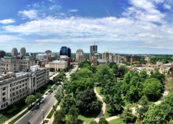 استأجر منزل في هذه الأقاليم في أونتاريو واحصل على 18 ألف دولار