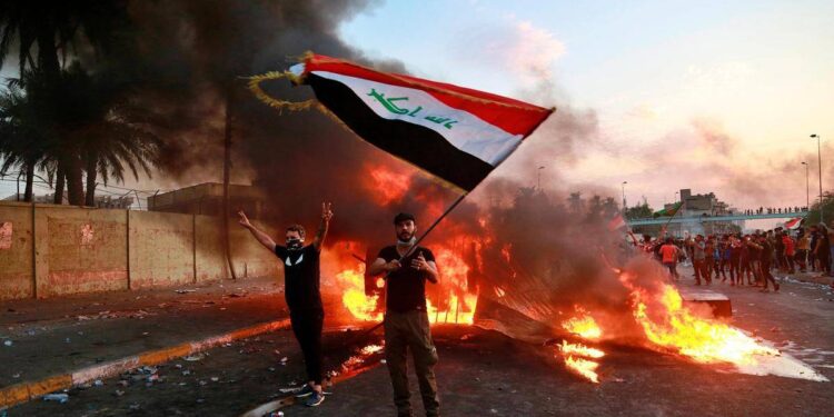 كندا تدعو رعاياها لمغادرة العراق