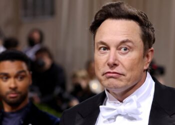 ماسك يتحدى رئيس تويتر في مناظرة الحسابات المزيفة