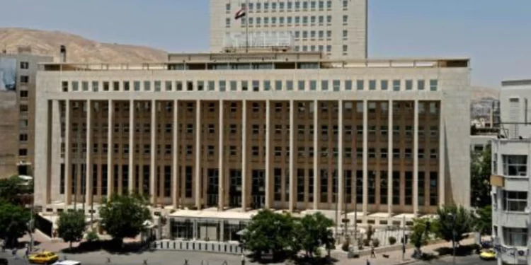 البنك المركزي السوري يتدخل أخيراً بعد تدهور الليرة