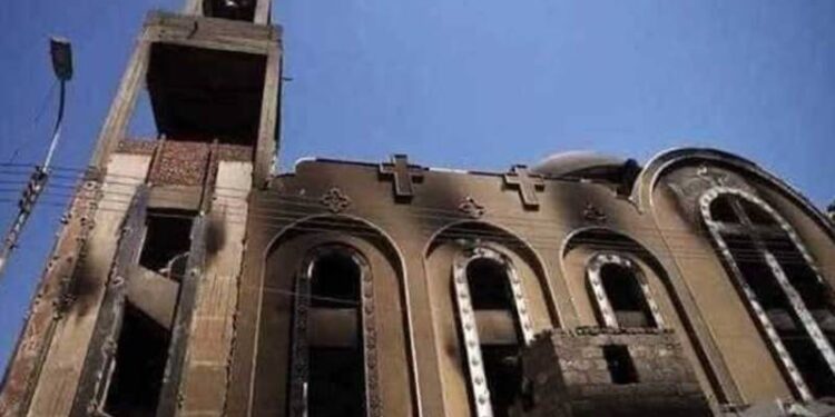 عشرات القتلى والجرحى بحريق كبير في كنيسة مصرية!