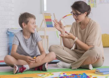 اجعلي من ابنك تلميذا مثاليا بخطوات بسيطة