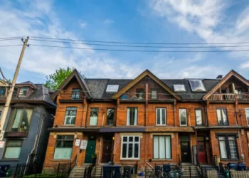 مزاد العقارات العلني ينطلق بدأً من 8 آلاف دولار