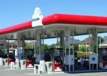 أسعار البنزين تنخفض بشكل قياسي في أونتاريو