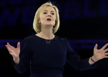 تراس تفوز بزعامة حزب المحافظين خلفا لجونسون