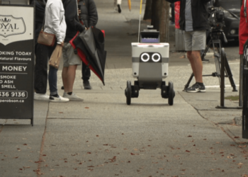 روبوت يمكنه توصيل البيتزا وسط فانكوفر