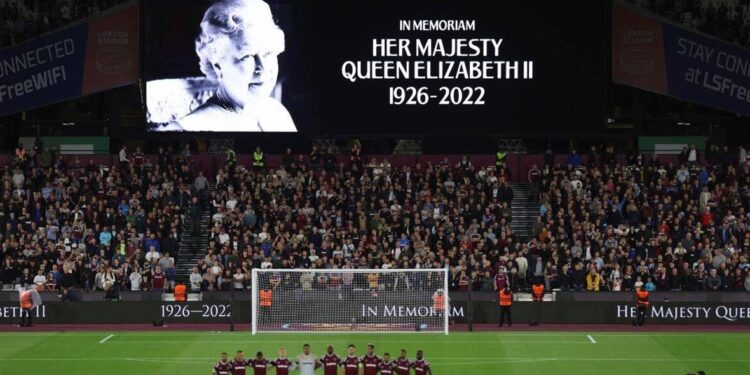 حداد عمالقة الدوري الإنكليزي على وفاة الملكة إليزابيث