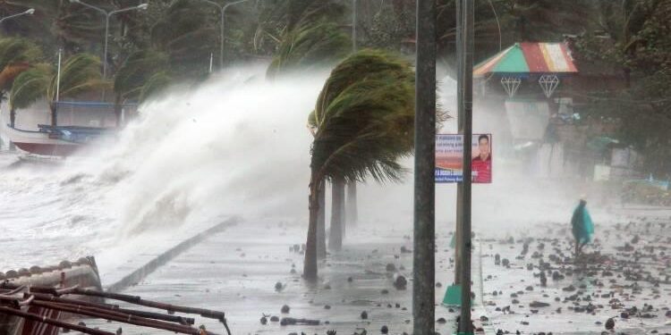 مشاهد صادمة لقوة إعصار فيونا ودمار في المنازل شرقي كندا