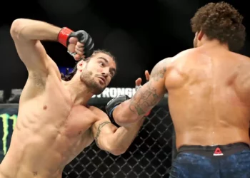 وفاة الكندي  إلياس ثيودورو بطل الفنون القتالية المختلطة