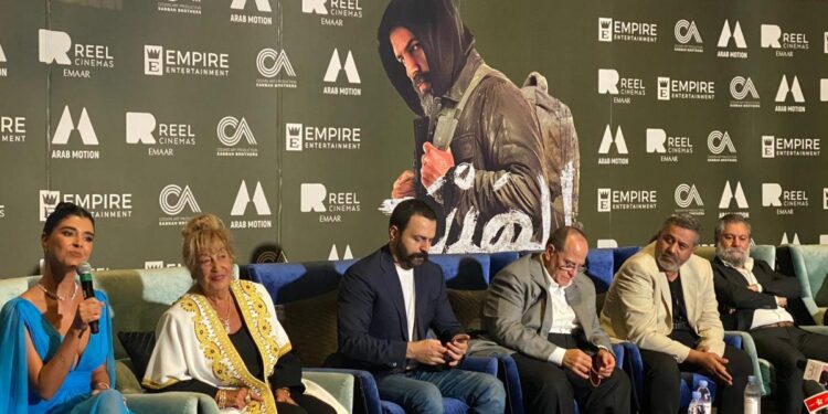 تيم حسن باطلالة جديدة ووفاة الكيلان تثني على زوجها بالهيبة