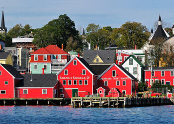 خطوات  الحصول على سوبر فيزا إلى كندا