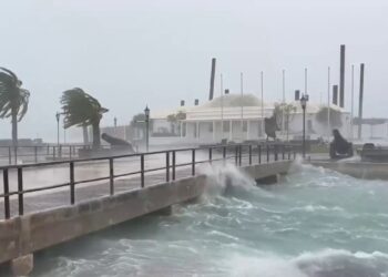 ترودو يزور المتضررين من فيونا ويعد بالمساعدات