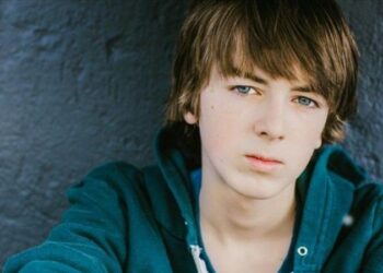 قتل أمه وحاول اغتيال ترودو! ..السجن المؤبد لممثل مسلسل Riverdale