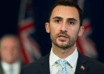 عمال التعليم في أونتاريو يبدؤون التصويت على الإضراب