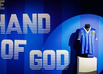 قميص “يد الله” الخاص بمارادونا في مونديال قطر 2022