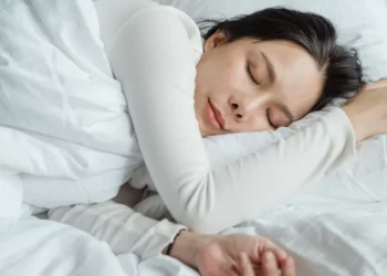 هكذا تؤثر عادات النوم على وزنك