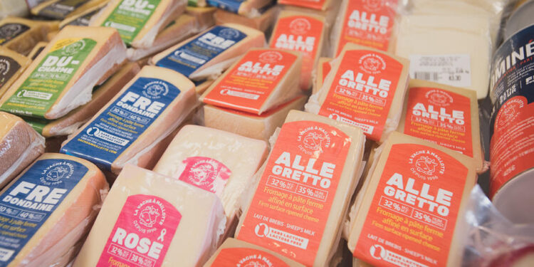 لهذا السبب تم سحب جبنة “Le Fromage au ، La Vache a Maillottes” من الأسواق